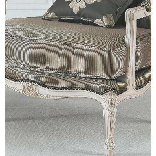 exkluzivny elegantny nabytok mediteransky provansalsky dreveny kradnuty kreslo patinovane antikovane biele country klasicky siroky pohodlny vila luxus obciansky.jpg